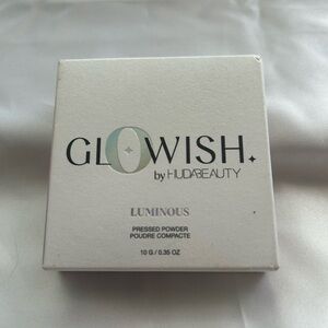 HUDA BEAUTY GloWish Luminous Pressed Powder
